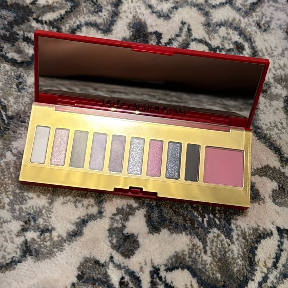 NEW Estée Lauder Glam Eyeshadow Palette